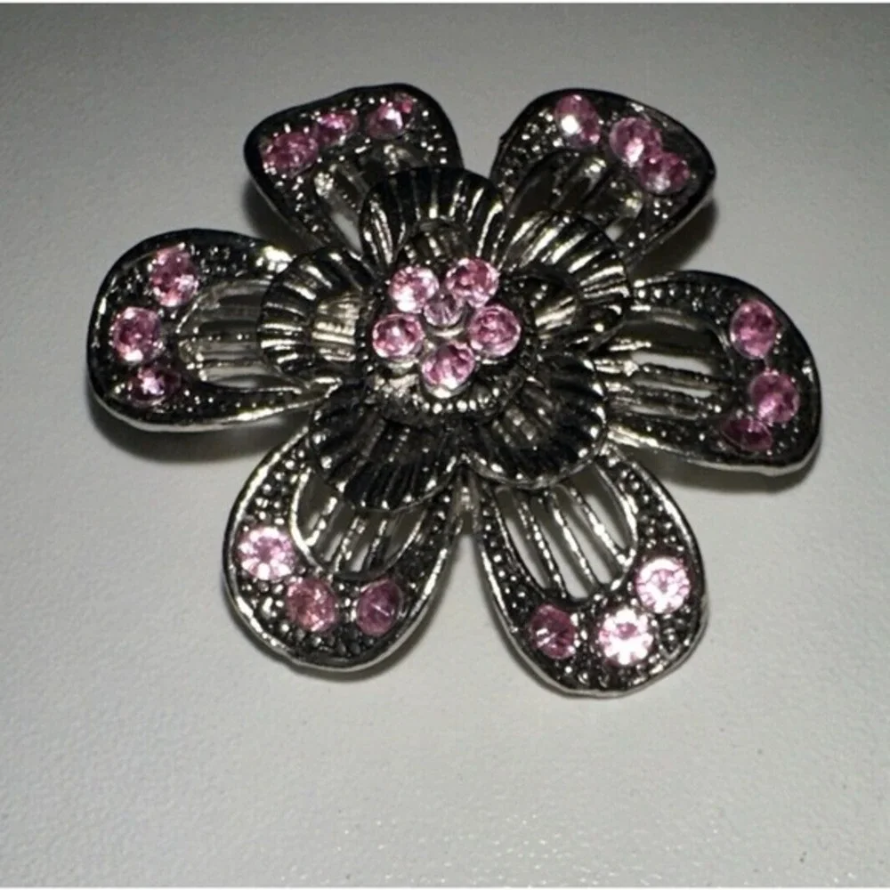 Silver Tone Pink Rhinestone Flower Brooch Floral Pin‎ Vintage Style Jewelry J-01